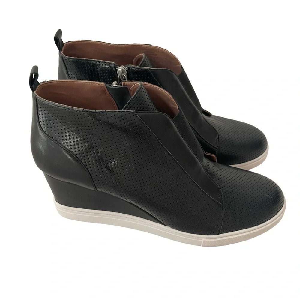 L.Paolo Black Wedge Ankle Boots